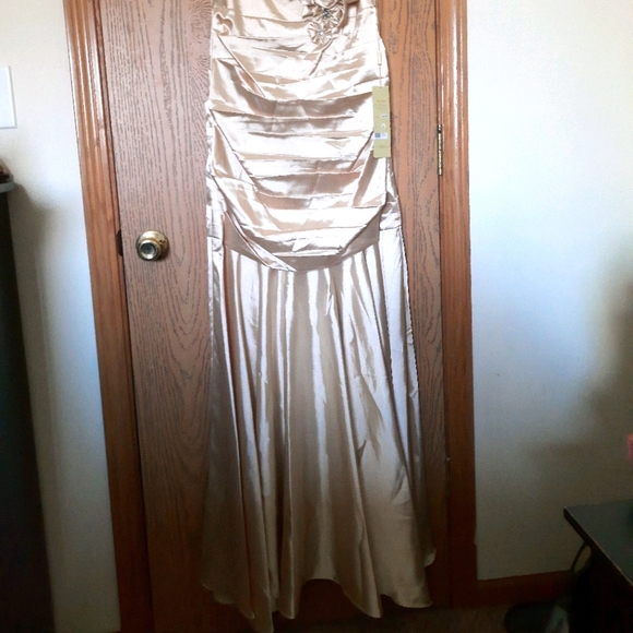 Long Dress Mermaid cut - Picture 2 of 6